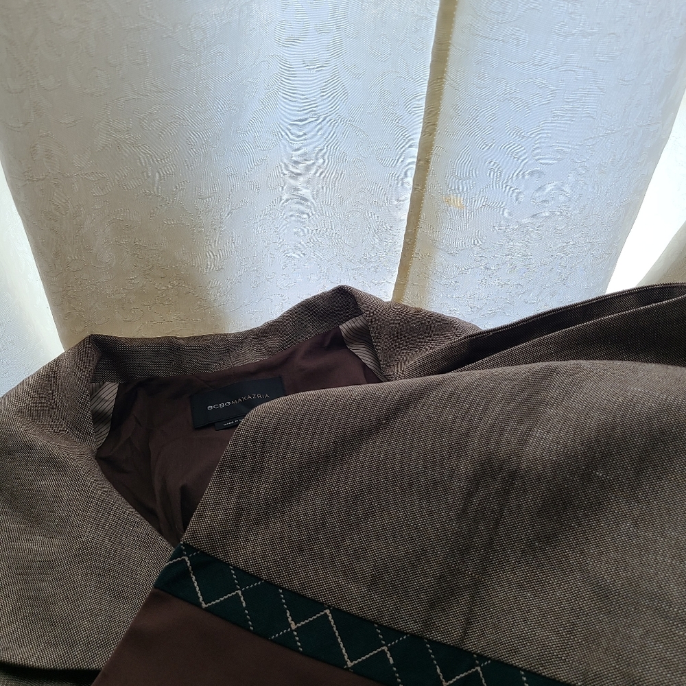 BCBG...BEAUTIFUL LONG COAT - Picture 6 of 7